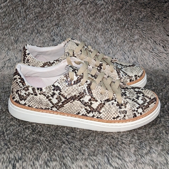 Zara Faux Python Lace Up Sneaker Women's 8 - Picture 2 of 12